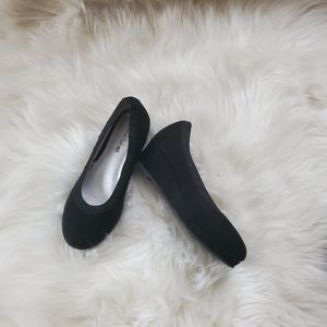 Super adorable Girls Black Shoes